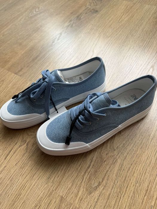 Продам кеди zara