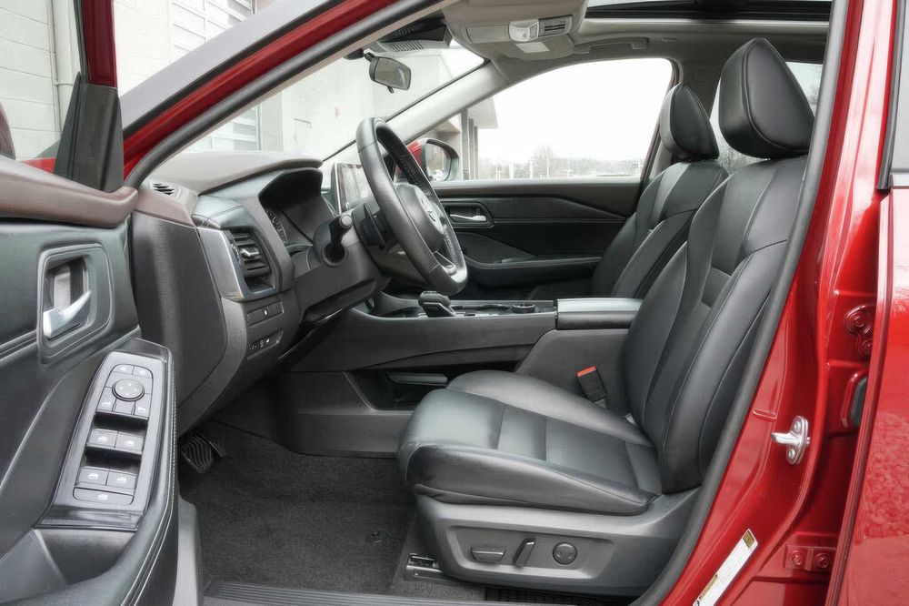 Nissan Rogue SV      2023