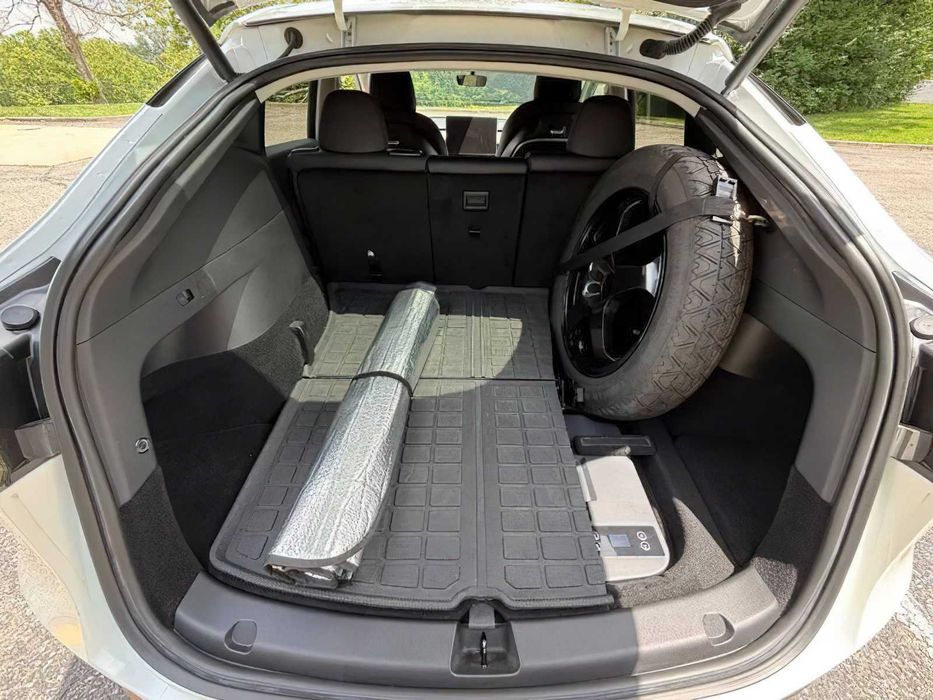Tesla Model Y      2021