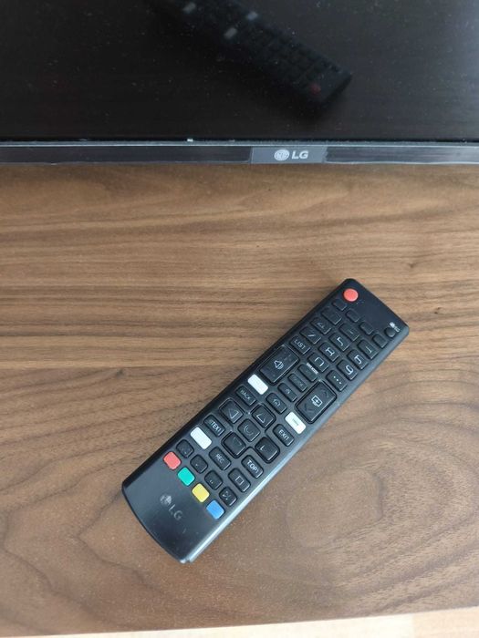 Smart TV LG 32" 32LM630BPLA – Excelente Estado – Comando Original