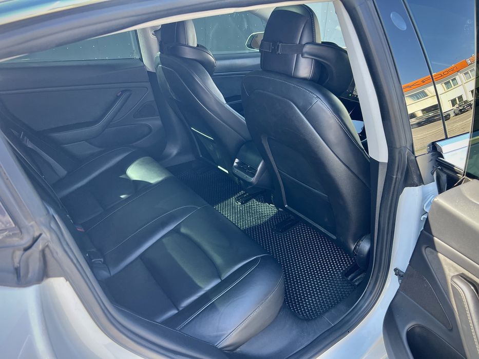 Продам Tesla 3.