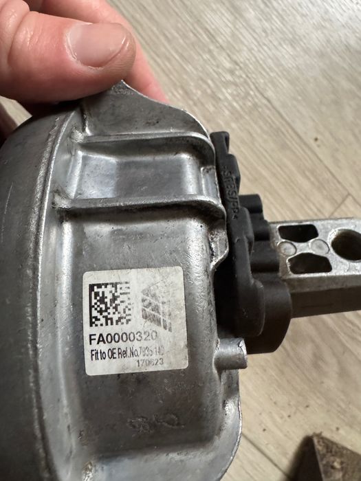 Подушка двигуна БМВ ф10 lemforder