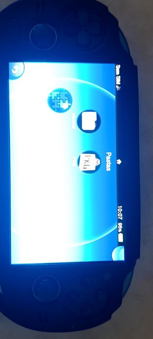 Estou a vender uma PSP Vita desbloqueado com 64 GB