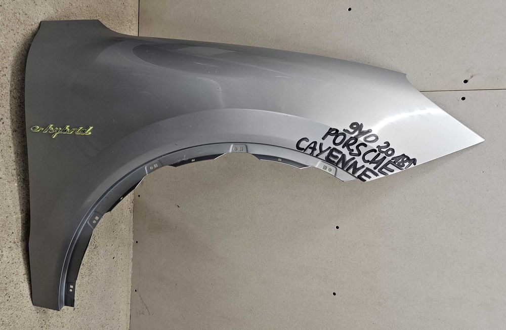 Porsche Cayenne 9Y0 błotnik przód przedni prawy od 2018 r.