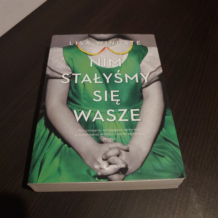 Zbiór dwóch książek.