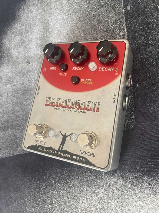 Mr. Black BloodMoon Blood & Chrome reverb pedal