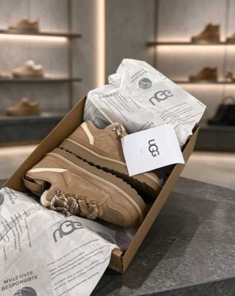 UGG Lowmel Sand R.39
