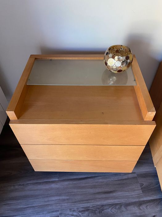 Mesinhas de cabeceira em carvalho francês