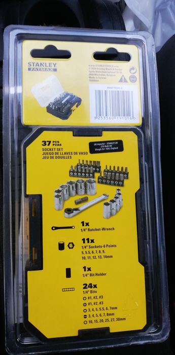 zestaw bitów i nasadek Stanley
