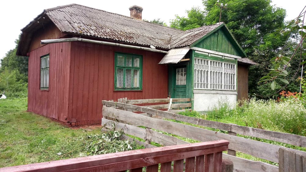 Приватний будинок з ділянкою  с.ДЕРЕВНЯ (біля м. Жовква -12 соток)