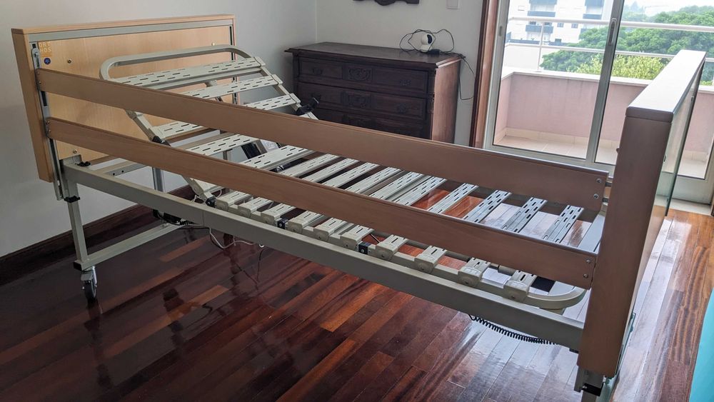 Cama Elétrica Articulada Orthos Triumph - Repartida e Colchão Hidrogel
