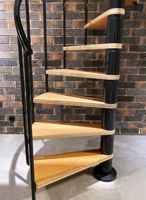 Nowoczesne schody spiralne Las Vegas Antracyt/ BUK fi 140 cm