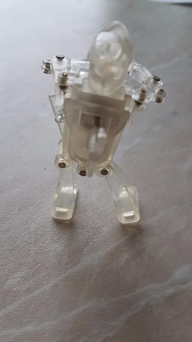 Robocik nakrecany, ruszający się..
