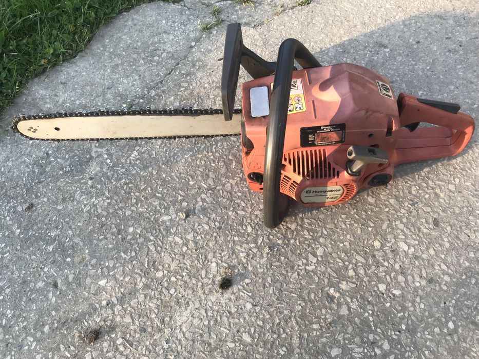 Продам бензопилу