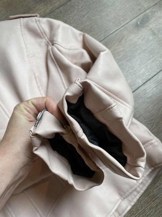 Косуха шкіряна жіноча reserved коротка рожева