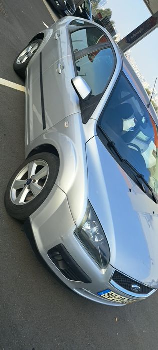 Vendo Ford focos ou   troco por  motaa