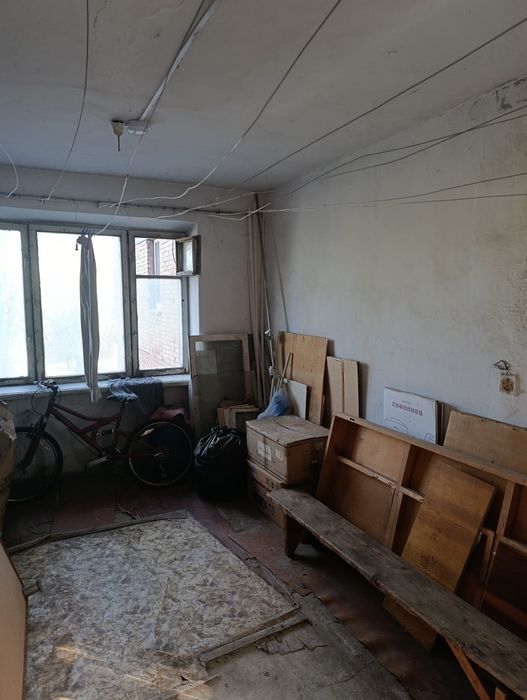 Срочно продам комнату в общежитии с ремонтом на Бутомы
