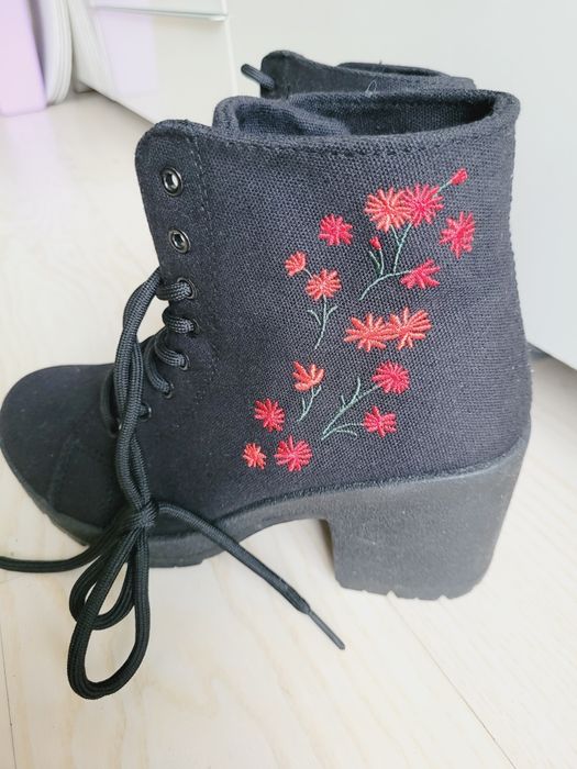 Nowe Czarne Botki goth rock kwiaty folk r. 39