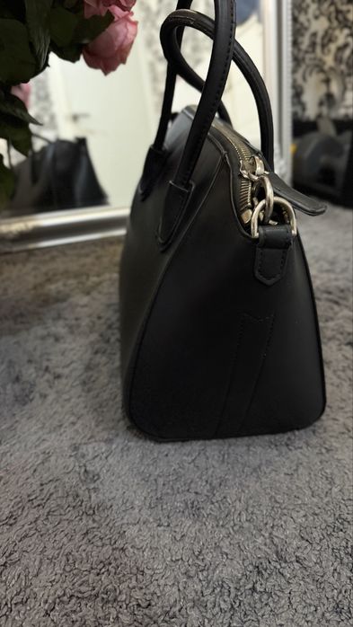 Сумка чорна givenchy
