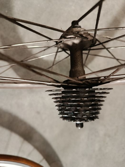 Dou rodas para desocupar