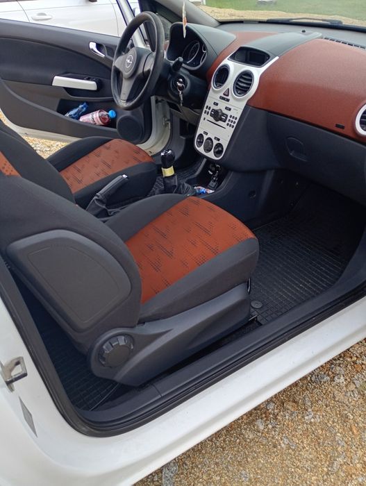 Samochód Osobowy Opel Corsa