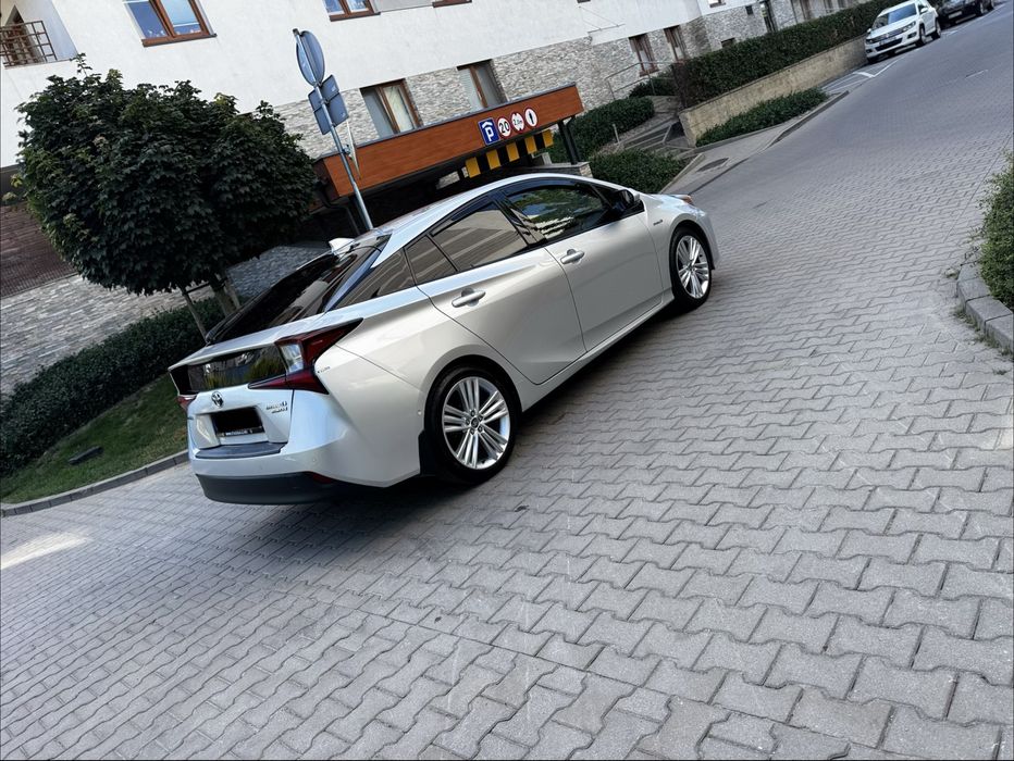 Toyota Prius AWD