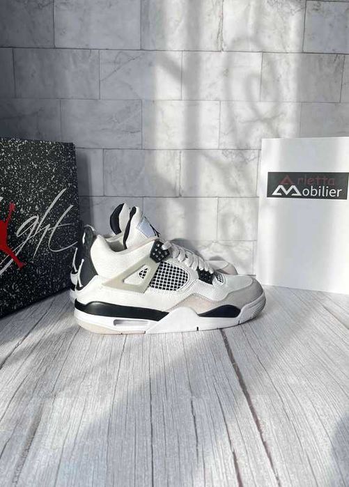 Jordan 4 39 Zupełnie nowy i nieotwarty