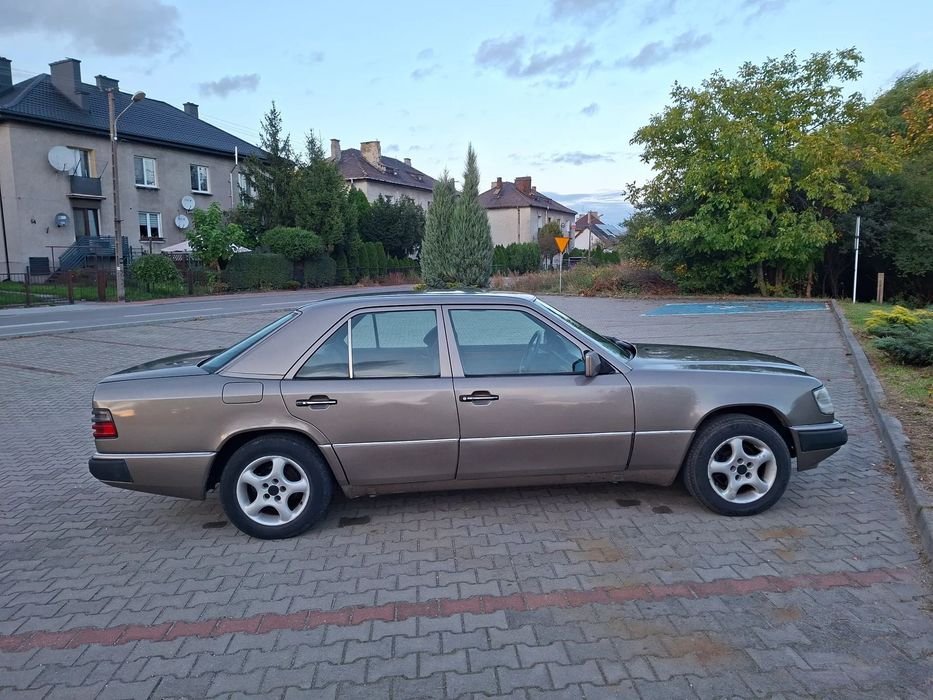 Mercedes-Benz W124