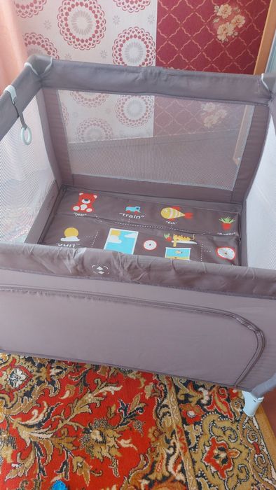 Продам манеж Carrello