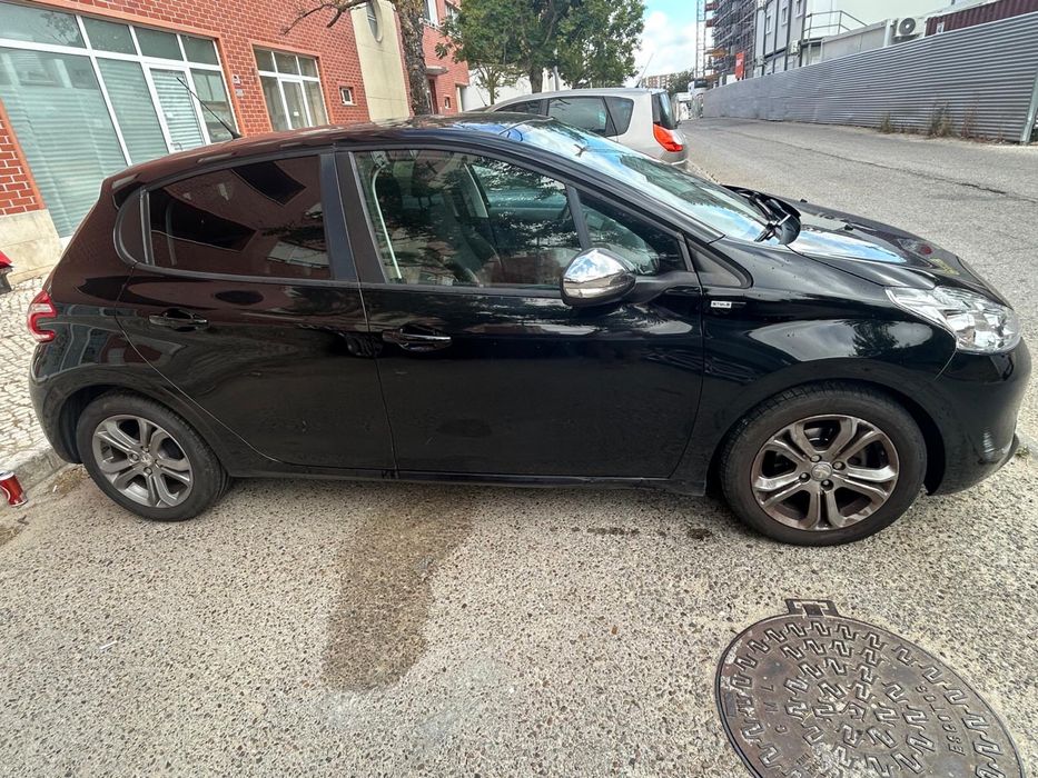 Peugeot 208 — fotografia 2