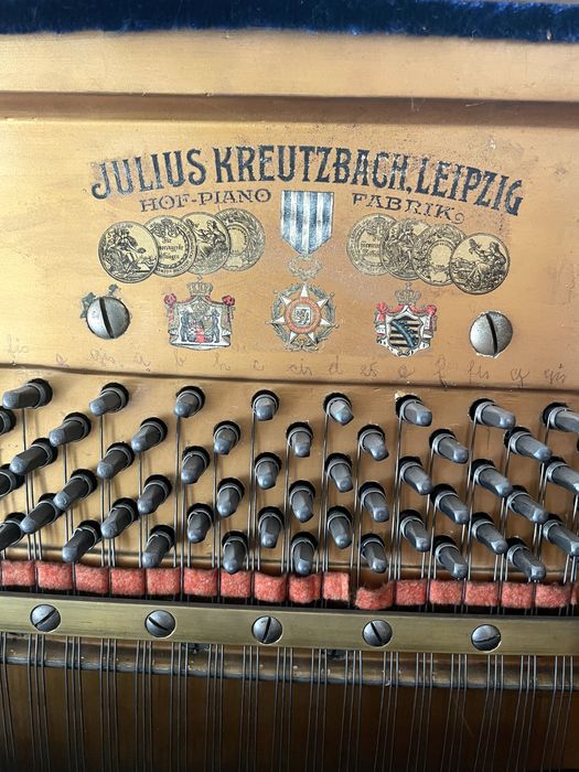 Piano vertical Julius Kreutzbach