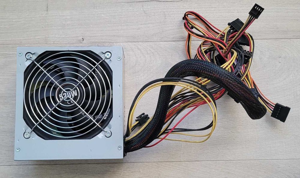 Zasilacz MODECOM FEEL 1 520W