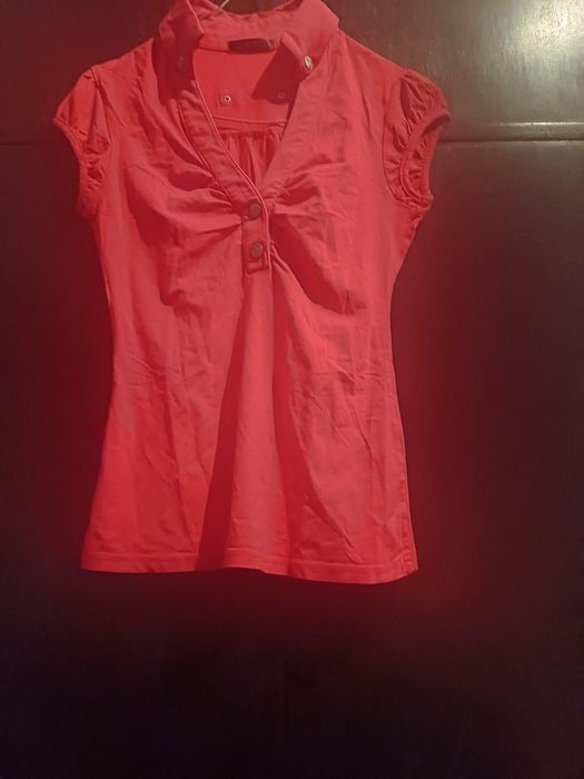 Top Vermelho  botões