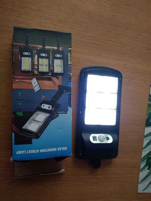 Latarnia - lampa solarna uliczna 150led