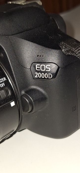 Canon 2000D + Objectiva 18-135 IS STM