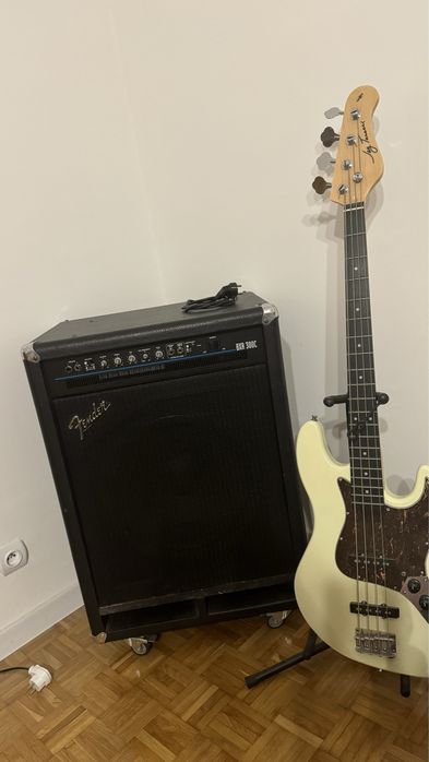Piec basowy gitarowy Fender bxr300