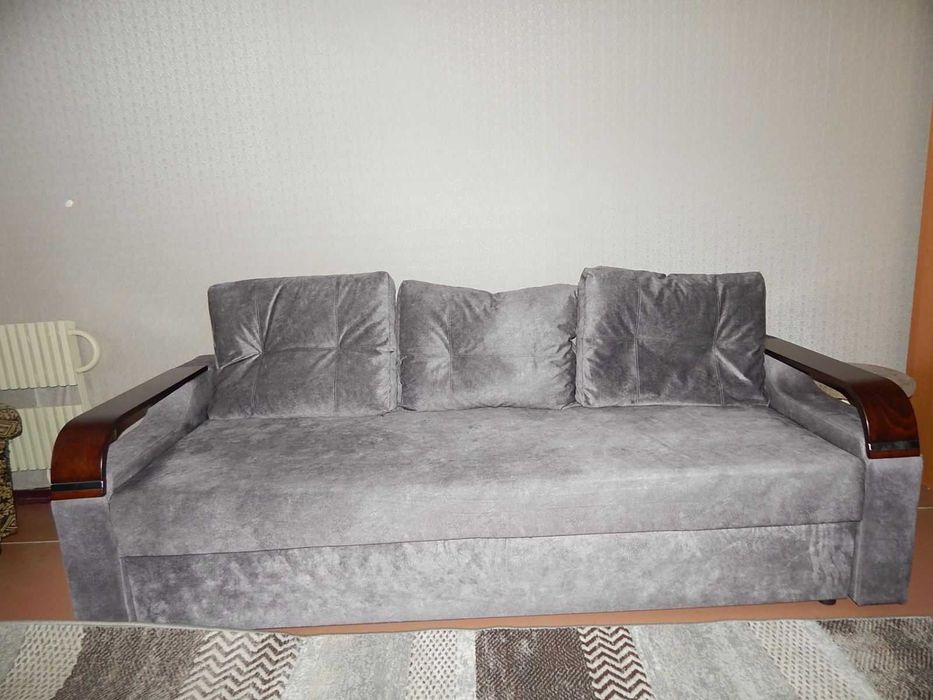 Сдам крупногабаритную 1-комнатную квартиру 44 квадратных метра 4 МКР