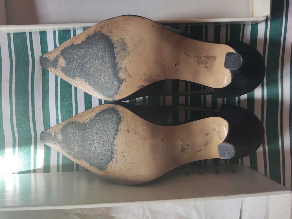 Sapatos Salto Alto em Pele e Camurça Pretos - Tamanho 37