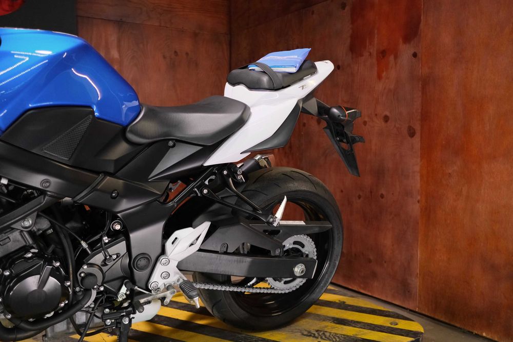 Suzuki GSR750 ABS із Японії