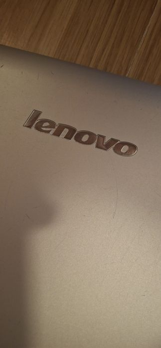 Laptop lenovo model 80L0