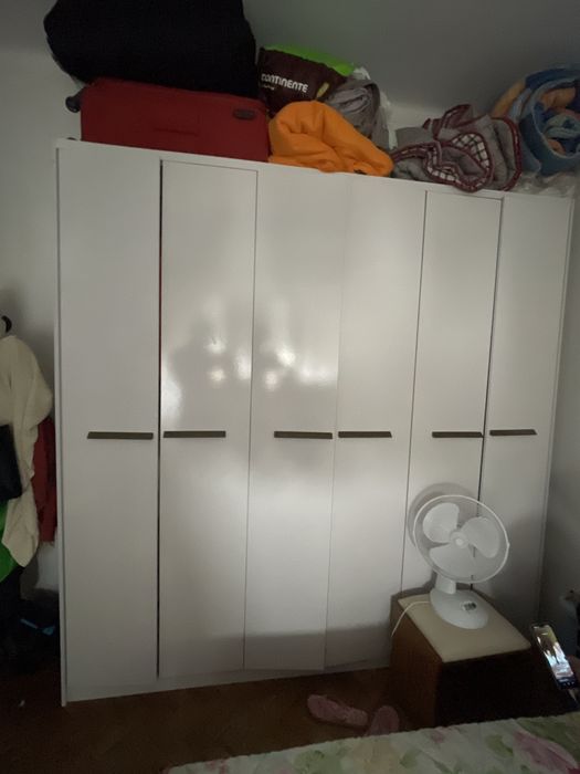 HOMYCASA Guarda roupa 6 portas, como novo, 5 meses de uso perfeito estado