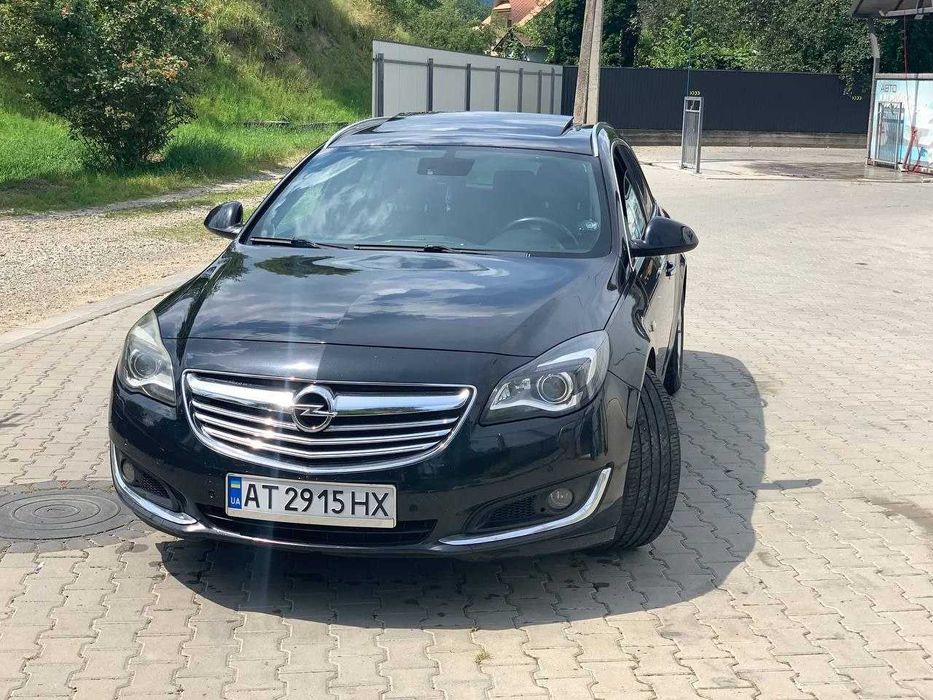 Автомобіль Інсігнія 2013