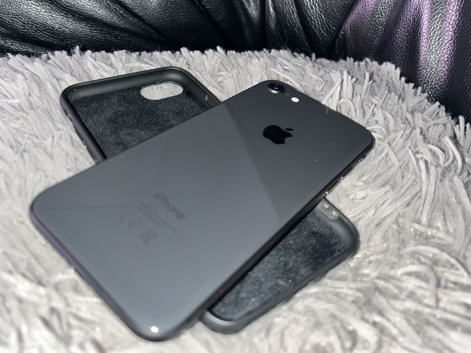 Iphone 8 idealny 80% baterii , wszystko sprawne