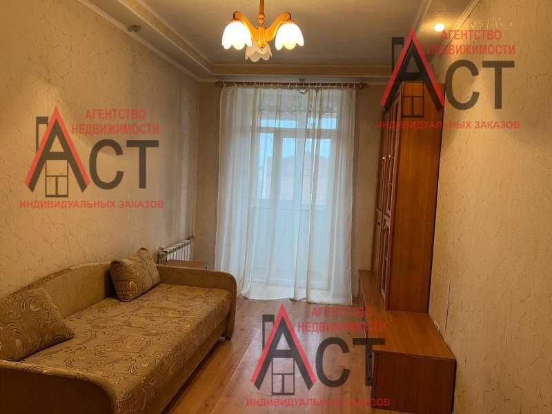 Продам 4-комн. кв. Центр, начало проспекта Героев Харькова, бывш Моск.