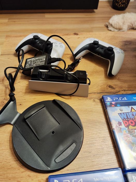 PlayStation 5 z napędem 825 GB zestaw