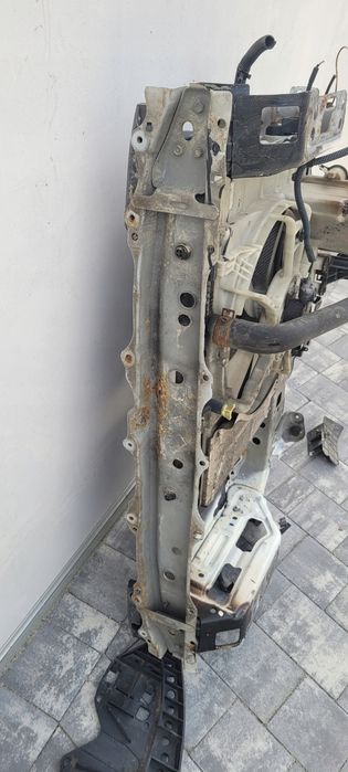 pas przedni kompletny toyota yaris ii 1.0 1.3