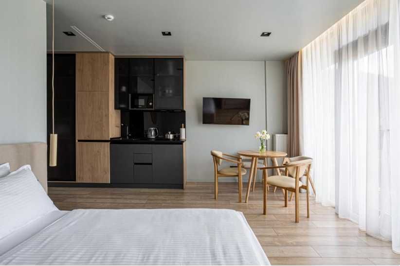 2-к. апартаменти 39,2 м2 з дизайнерським ремонтом  в с. Поляниця