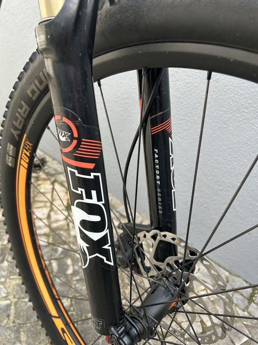 SCOTT Spark 29 Full XT tam. S - Rodas em Carbono