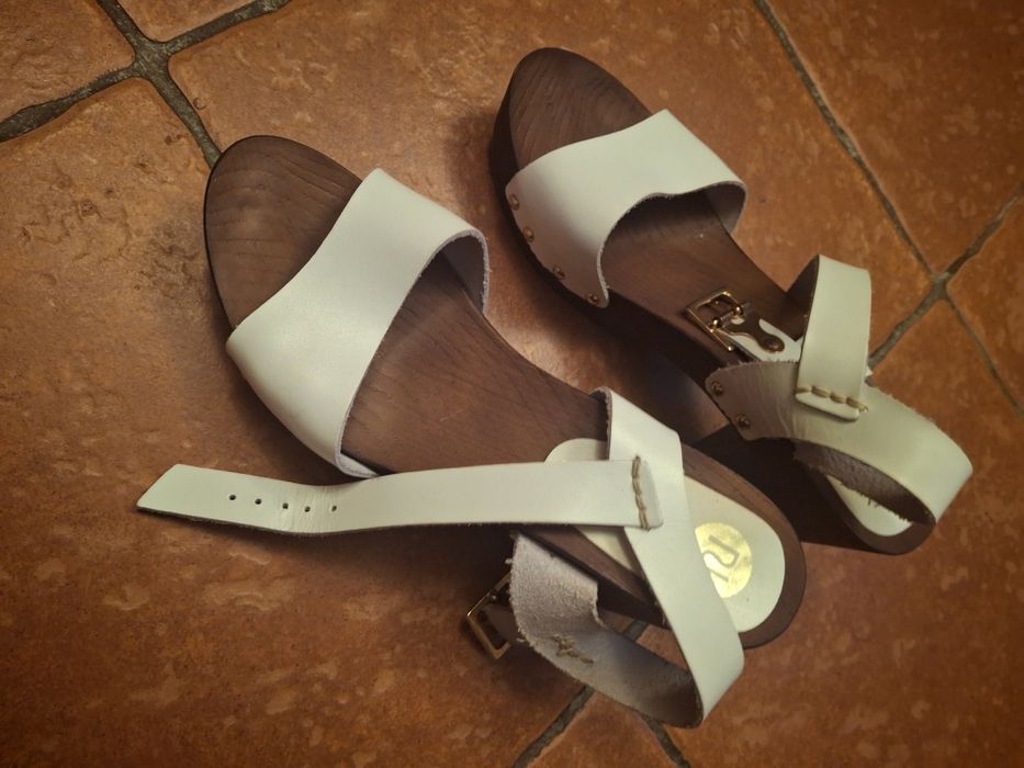 Sandały 39 białe że skóry boho