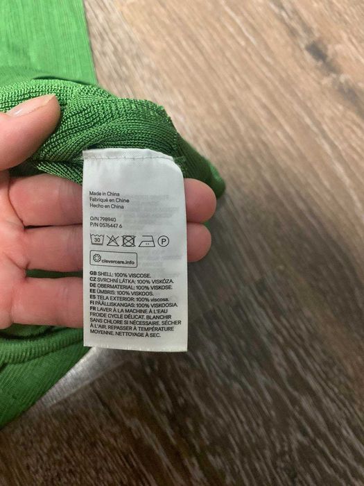 Стильна універсальна сукня H&M.